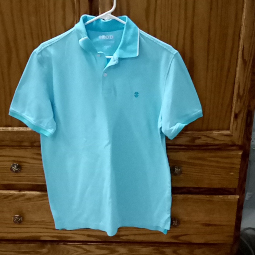 Men's Izod polo shirt